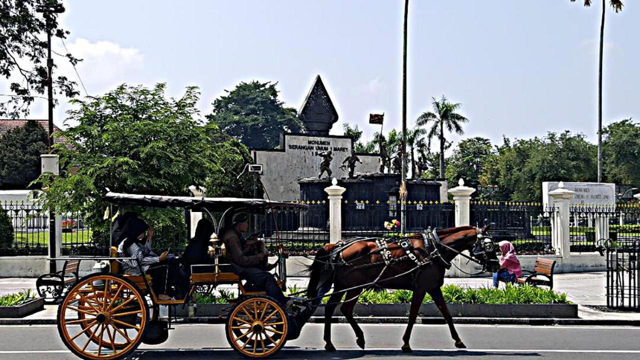 Mitra Hotel Yogyakarta Exterior foto